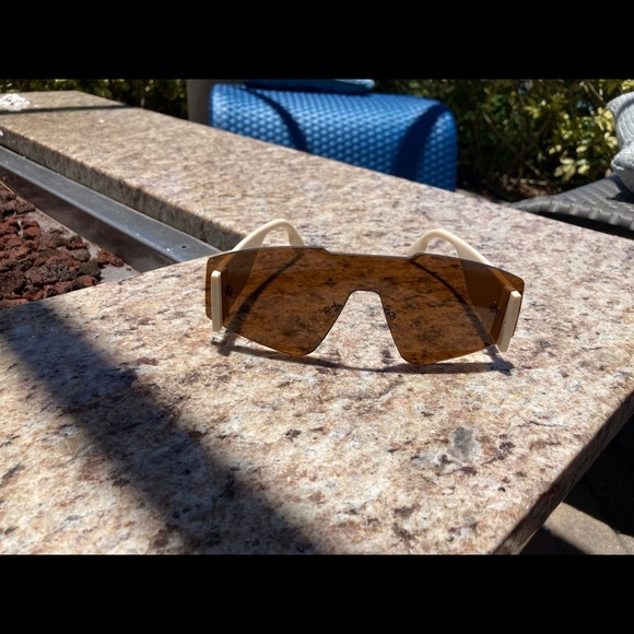 Sunglasses - Picture 6 of 6